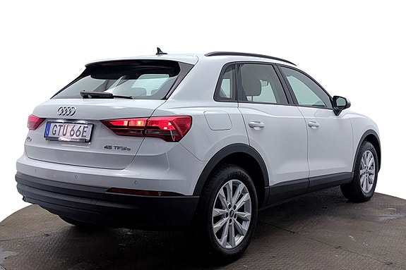 Audi Q3 7 of 30