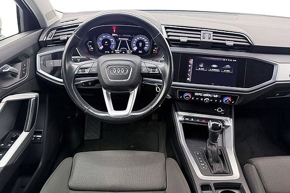 Audi Q3 18 of 30