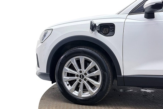 Audi Q3 12 of 30