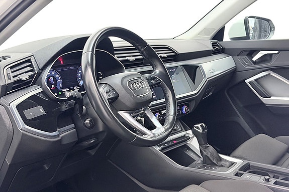 Audi Q3 14 of 30