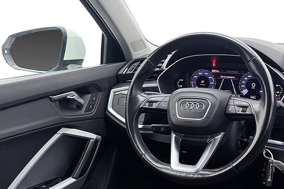 Audi Q3 17 of 30