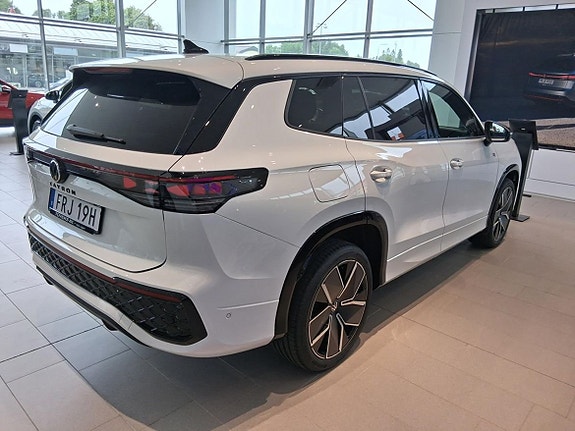 Volkswagen Tayron 3 of 7