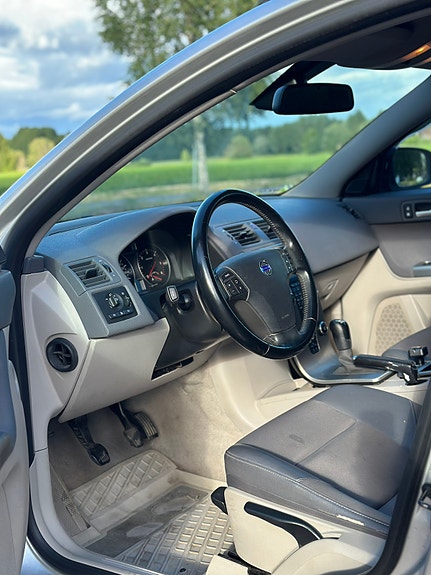 Volvo V50 6 of 8