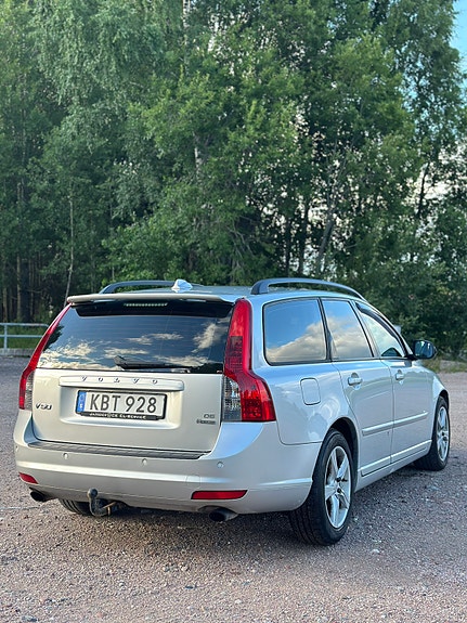 Volvo V50 2 of 8