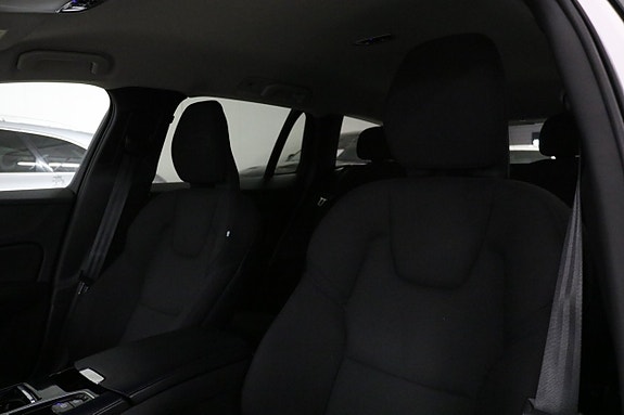 Volvo V60 13 of 25