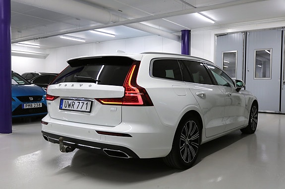 Volvo V60 4 of 25