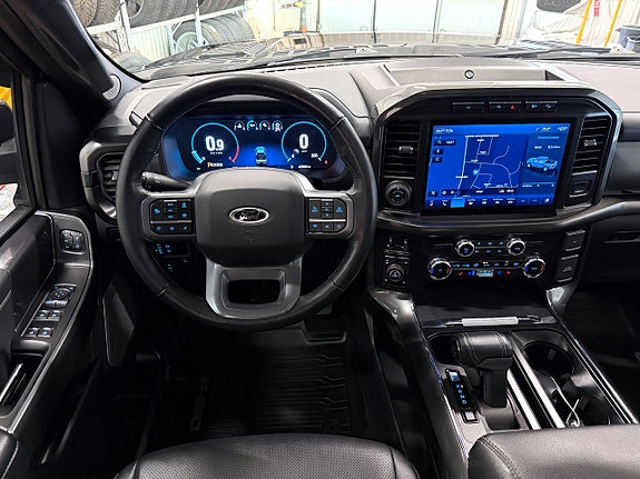 Ford F-150 4 of 5