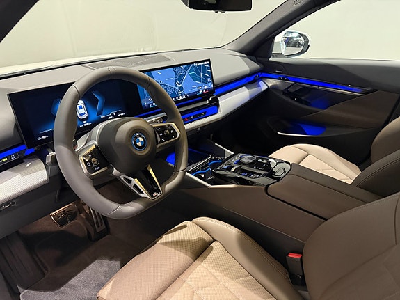 BMW i5 11 of 18