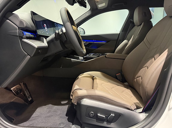 BMW i5 10 of 18