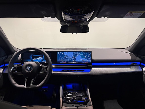 BMW i5 12 of 18