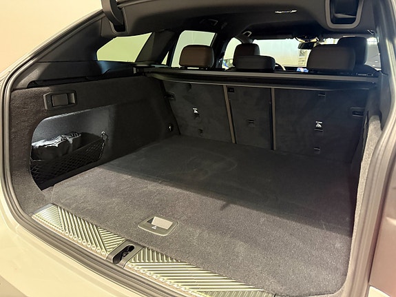 BMW i5 6 of 18
