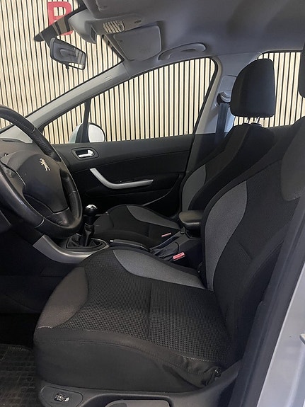 Peugeot 308 12 of 13