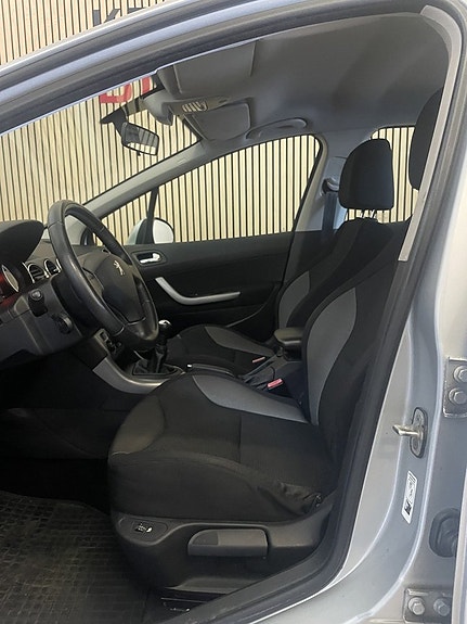 Peugeot 308 13 of 13