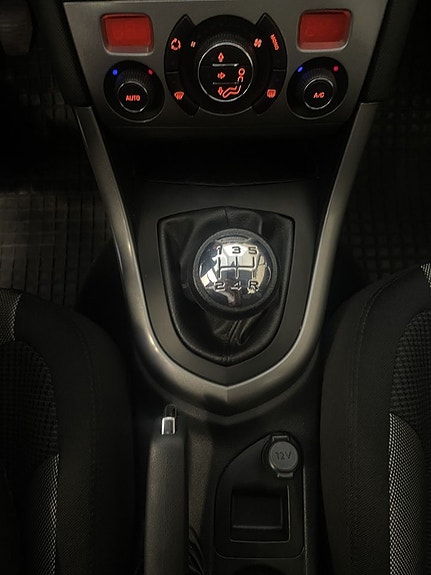Peugeot 308 11 of 13