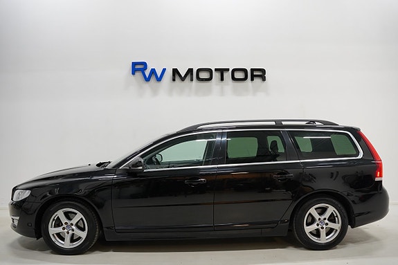 Volvo V70 3 of 5