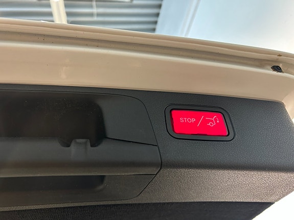 Mercedes-Benz E220 11 of 14