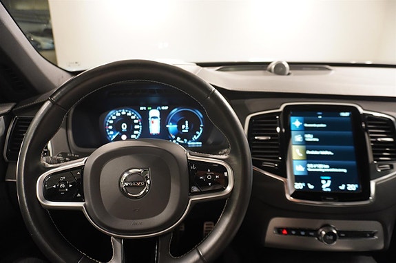 Volvo XC90 17 of 20