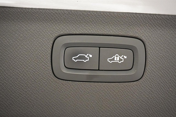 Volvo XC90 12 of 20