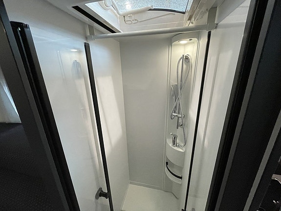 Sun Living S 75 SL B-körkort / Truma-Diesel / Automat 165hk / Taksäng 17 of 30