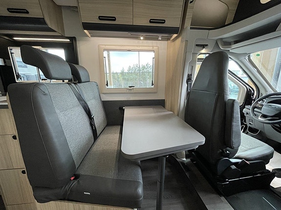 Sun Living S 75 SL B-körkort / Truma-Diesel / Automat 165hk / Taksäng 5 of 30
