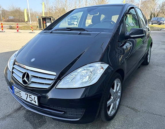 Mercedes-Benz A160 2 of 19