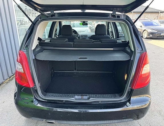 Mercedes-Benz A160 19 of 19