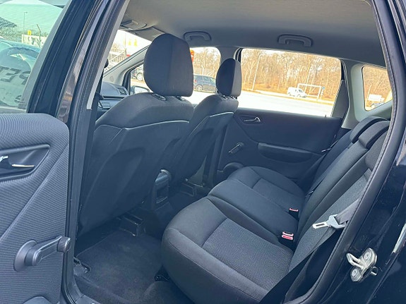 Mercedes-Benz A160 12 of 19