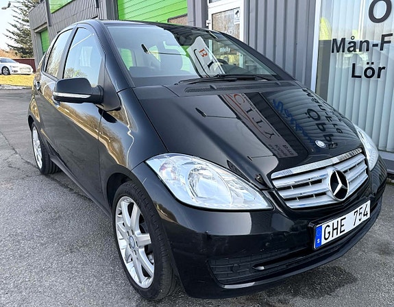 Mercedes-Benz A160 3 of 19