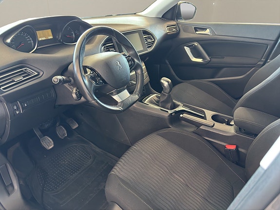 Peugeot 308 9 of 14
