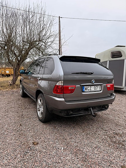 BMW X5 4 of 5