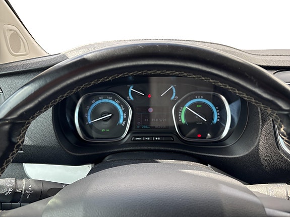 Peugeot e-Expert 11 of 22