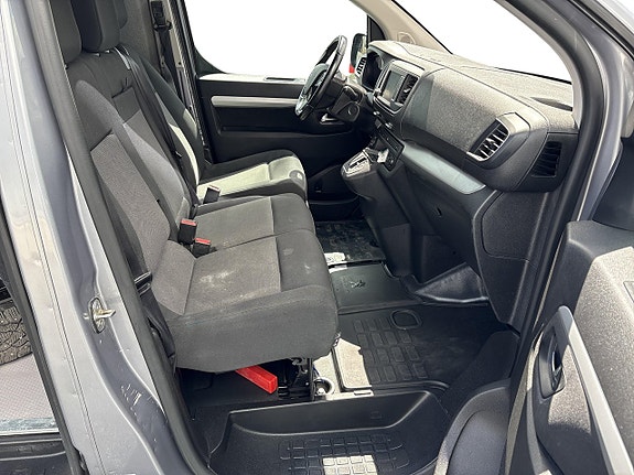 Peugeot e-Expert 18 of 22
