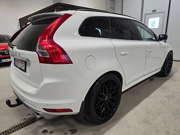 Volvo XC60 6 of 26