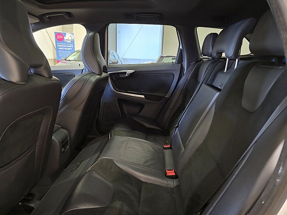Volvo XC60 15 of 26