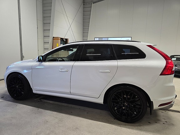 Volvo XC60 10 of 26