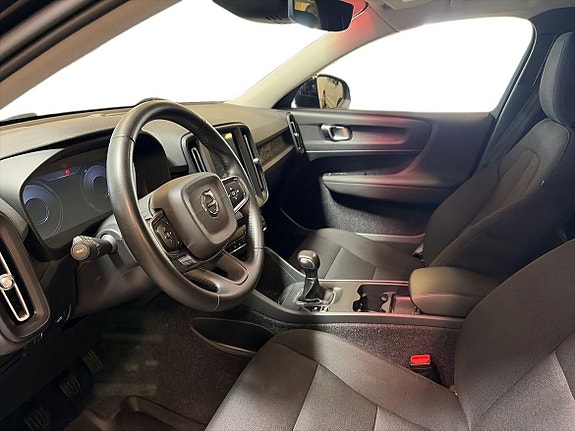 Volvo XC40 5 of 10