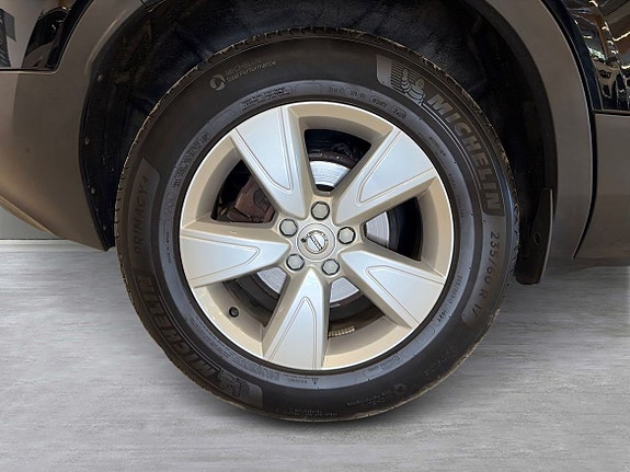 Volvo XC40 3 of 10
