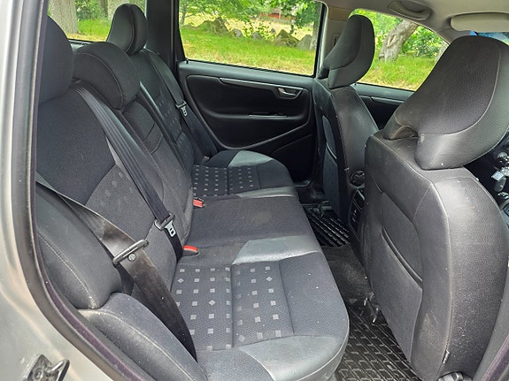 Volvo V70 8 of 11