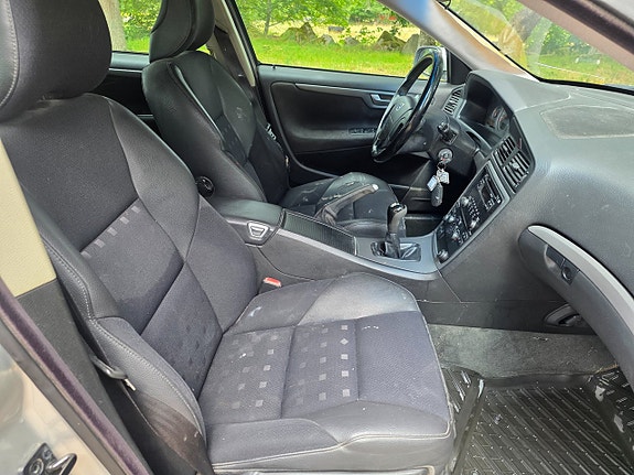 Volvo V70 7 of 11