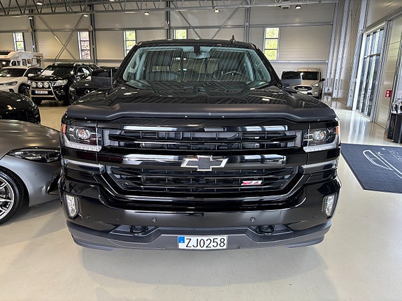 Chevrolet Silverado 1500 2 of 16