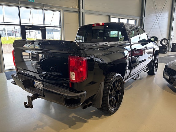 Chevrolet Silverado 1500 3 of 16