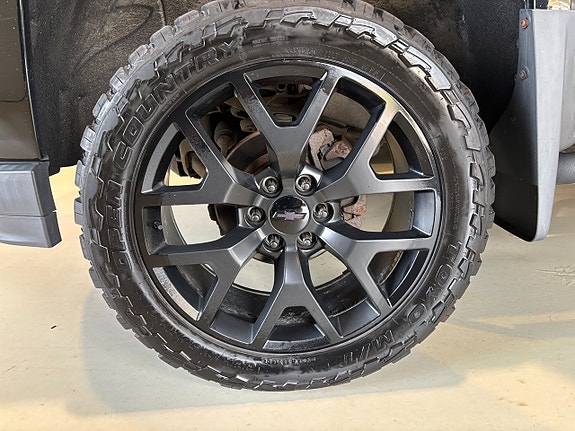 Chevrolet Silverado 1500 11 of 16
