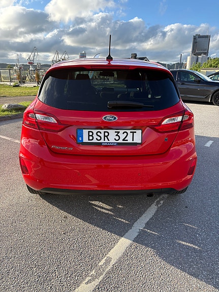 Ford Fiesta 3 of 5