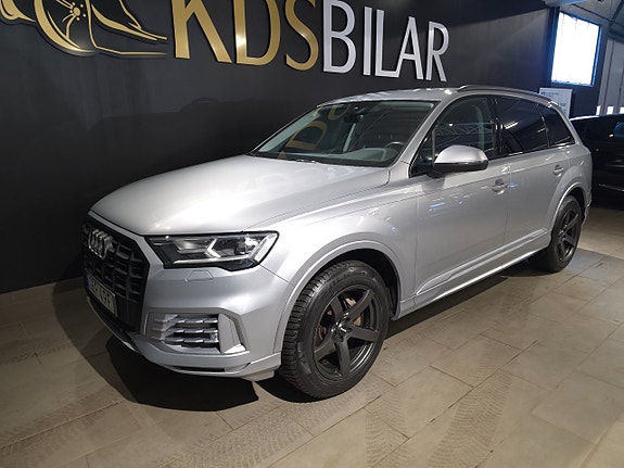 Audi Q7 2 of 15