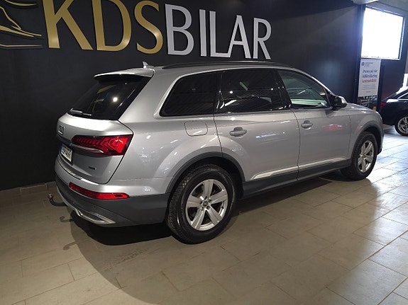 Audi Q7 3 of 5