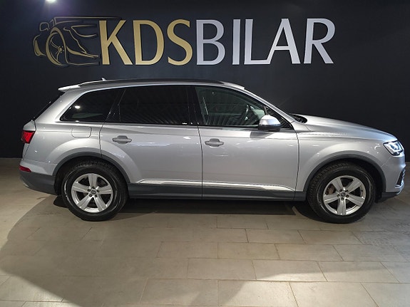 Audi Q7 4 of 5