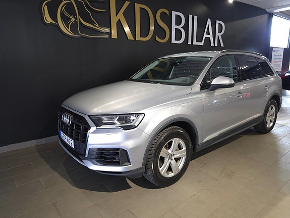 Audi Q7 2 of 5