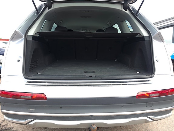 Audi Q7 16 of 16