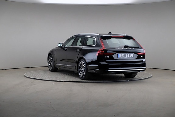 Volvo V90 2 of 25