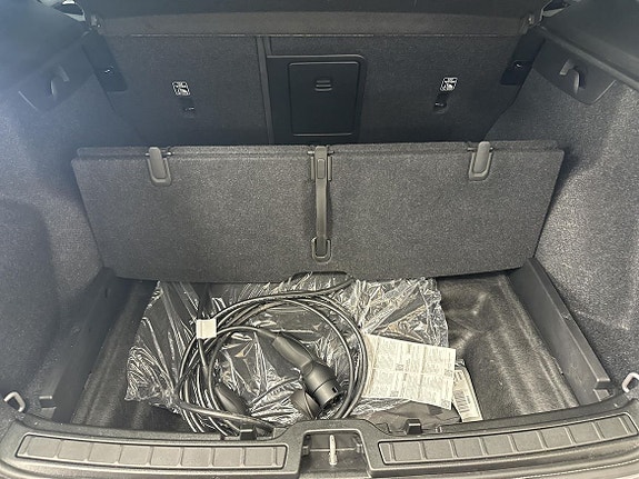 Volvo EX40 13 of 16